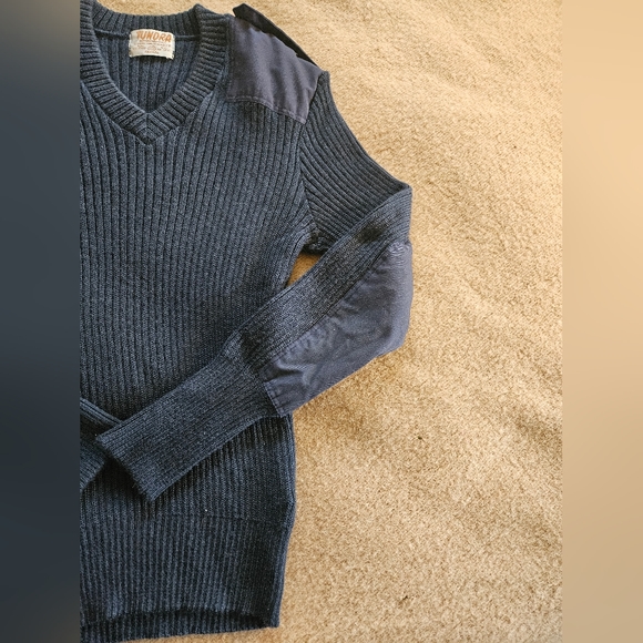 Vintage Tundra 100% Virgin Wool Sweater - Picture 9 of 13